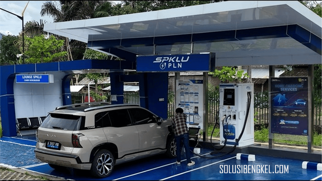 Jalan Jauh Pakai Mobil Listrik? Lakukan Ini Biar Gak Abis Baterai di Jalan!